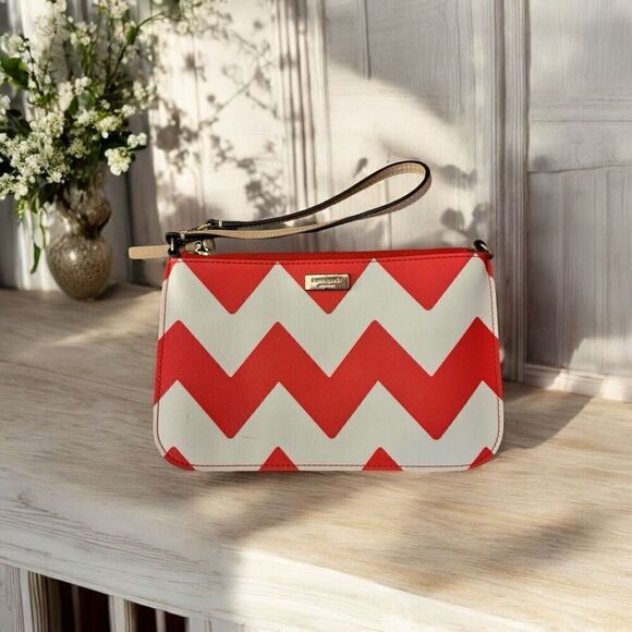 KATE SPADE South of the Border Lolly 2-Way Wristlet WLRU1782 Red White Lthr - Picture 1 of 3